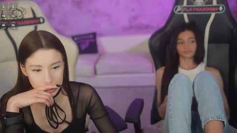 Snapshot of bright_diamonds_054 chatting on 05.28.26 Diamonds Girls online show from 05.28.26
