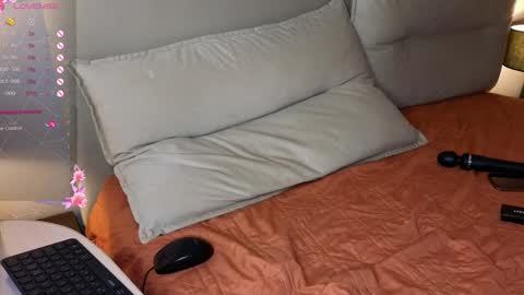 Amina Adelina online show from 10.20.25