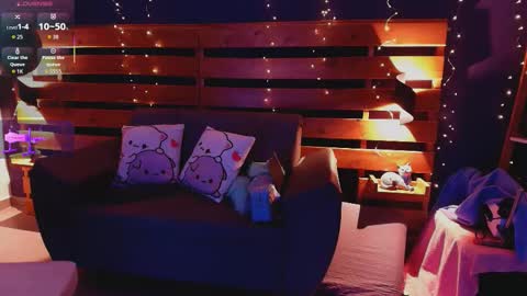 Snapshot of brigiitte_rohan chatting on 10.17.25 Brigiitte online show from 10.17.25