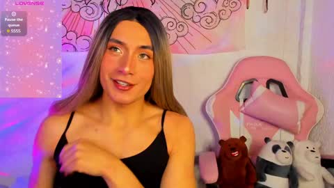 Snapshot of brihanna_cooper chatting on 05.12.26 bri online show from 05.12.26