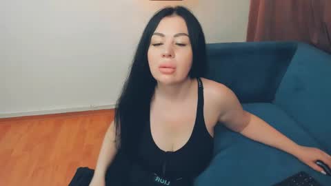 brilliantegirl_ online show from 04.18.26