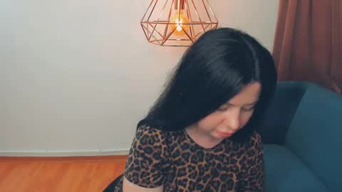 Snapshot of brilliantegirl_ chatting on 05.28.26 brilliantegirl_ online show from 05.28.26