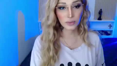 Snapshot of brinnababe_01 chatting on 01.27.25 brinna online show from 01.27.25