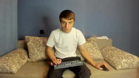 Snapshot of bristlebback chatting on 12.04.25 bristlebback online show from 12.04.25