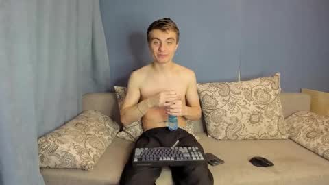 Snapshot of bristlebback chatting on 02.06.26 bristlebback online show from 02.06.26