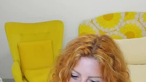Snapshot of britishmilfpenelope chatting on 05.19.26 Penelope online show from 05.19.26