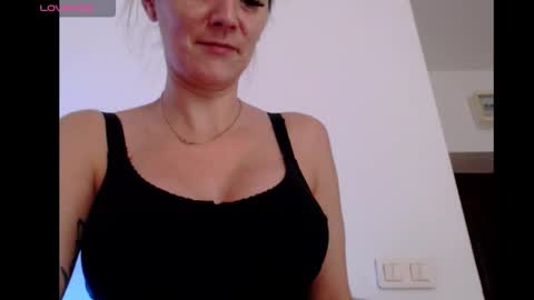 Snapshot of britneydivine chatting on 10.10.25 Britney online show from 10.10.25