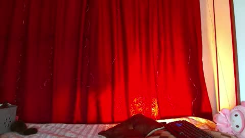 Snapshot of brittany_bubbles chatting on 03.10.25 maru miaw Please help me to reach 100 thumbs up online show from 03.10.25