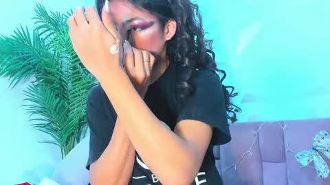 Snapshot of briyit_doll chatting on 12.10.24 BRIYIT online show from 12.10.24