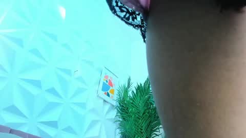 Snapshot of briyit_doll chatting on 01.25.25 BRIYIT online show from 01.25.25