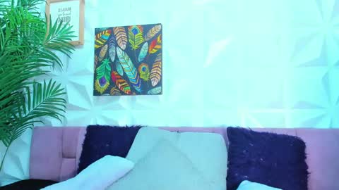 Snapshot of briyit_doll chatting on 09.12.25 BRIYIT online show from 09.12.25