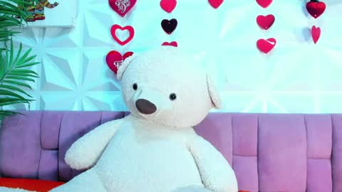 Snapshot of briyit_doll chatting on 03.28.26 BRIYIT online show from 03.28.26