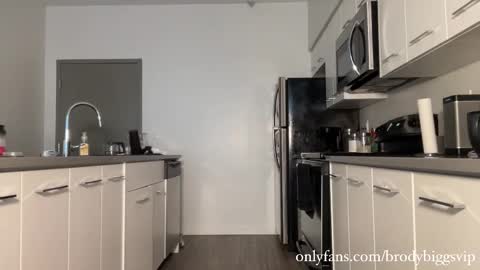 Snapshot of brodybiggs chatting on 09.22.25 Brody Biggs online show from 09.22.25