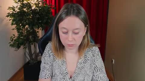 Snapshot of brooke_evans_ chatting on 11.15.25 Brooke online show from 11.15.25