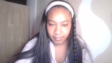 Snapshot of brownsugarcutie3 chatting on 11.16.25 Brownsuagrcutie online show from 11.16.25