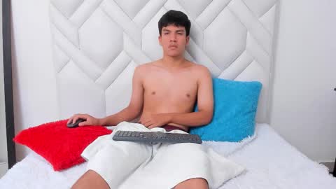 Snapshot of bruce20_ chatting on 03.03.26 BRUCE online show from 03.03.26