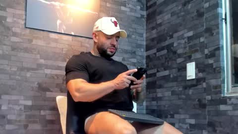 Snapshot of brucedallas chatting on 02.14.26 brucedallas online show from 02.14.26