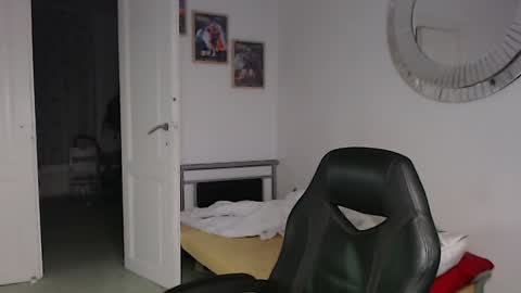 Snapshot of brucemf chatting on 12.21.24 Bruce online show from 12.21.24