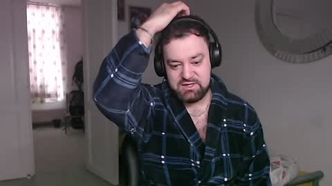 Snapshot of brucemf chatting on 01.04.25 Bruce online show from 01.04.25