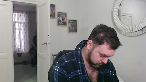 Snapshot of brucemf chatting on 01.05.25 Bruce online show from 01.05.25