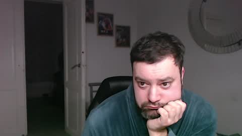 Snapshot of brucemf chatting on 01.11.25 Bruce online show from 01.11.25