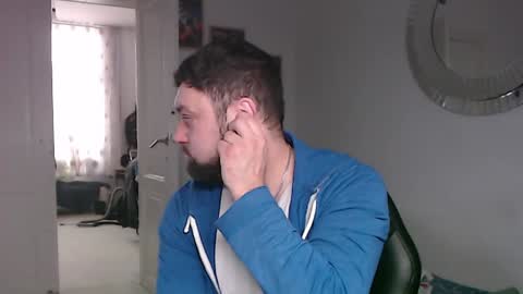 Snapshot of brucemf chatting on 01.12.25 Bruce online show from 01.12.25