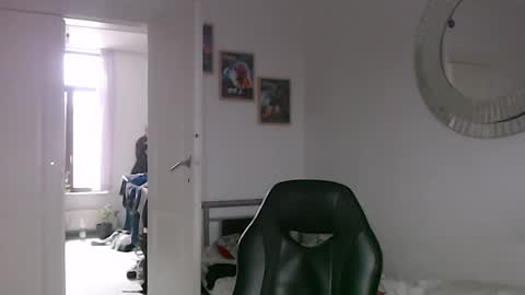 Snapshot of brucemf chatting on 02.05.25 Bruce online show from 02.05.25