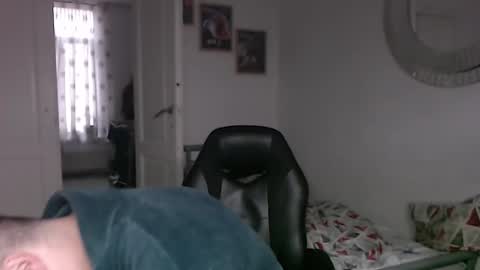 Snapshot of brucemf chatting on 02.09.25 Bruce online show from 02.09.25