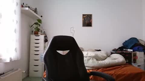 Snapshot of brucemf chatting on 09.21.25 Bruce online show from 09.21.25