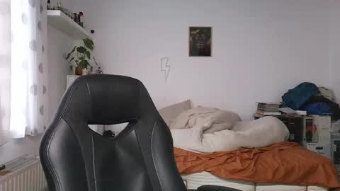 Snapshot of brucemf chatting on 09.25.25 Bruce online show from 09.25.25