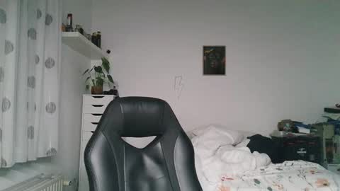 Snapshot of brucemf chatting on 10.19.25 Bruce online show from 10.19.25