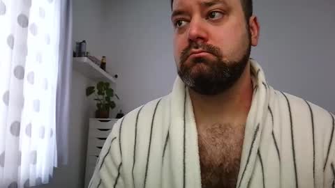 Snapshot of brucemf chatting on 11.08.25 Bruce online show from 11.08.25