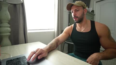 Snapshot of brucestryker chatting on 01.18.26 onlyfans BRUCESTRYKER online show from 01.18.26