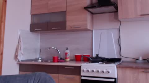 Ellis online show from 02.04.25