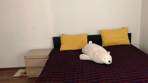 Ellis online show from 04.08.26