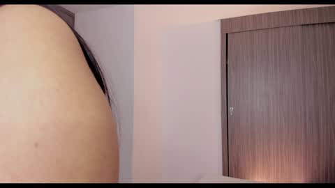 Snapshot of brunnahart chatting on 01.04.25 online show from 01.04.25