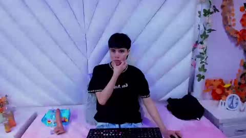 Snapshot of bruno_cruz chatting on 10.21.25 Bruno Cruz online show from 10.21.25