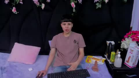 Snapshot of bruno_cruz chatting on 11.13.25 Bruno Cruz online show from 11.13.25