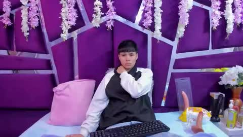 Snapshot of bruno_cruz chatting on 11.26.25 Bruno Cruz online show from 11.26.25