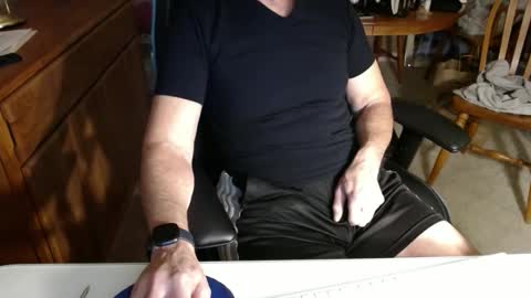 Snapshot of brussells chatting on 12.17.24 Brussells online show from 12.17.24