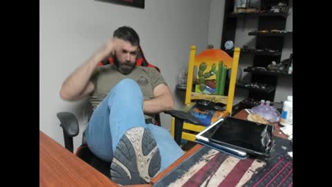 Snapshot of brutalmaster1983 chatting on 01.16.25 BRUTALMASTER1983 online show from 01.16.25