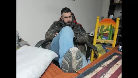 Snapshot of brutalmaster1983 chatting on 02.14.25 BRUTALMASTER1983 online show from 02.14.25