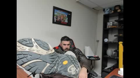 Snapshot of brutalmaster1983 chatting on 02.19.25 BRUTALMASTER1983 online show from 02.19.25