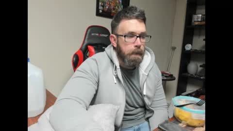 Snapshot of brutalmaster1983 chatting on 02.25.25 BRUTALMASTER1983 online show from 02.25.25