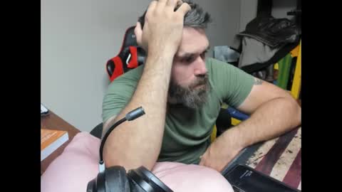 Snapshot of brutalmaster1983 chatting on 09.11.25 BRUTALMASTER1983 online show from 09.11.25