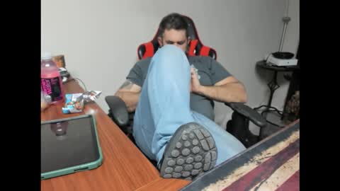 Snapshot of brutalmaster1983 chatting on 11.25.25 BRUTALMASTER1983 online show from 11.25.25