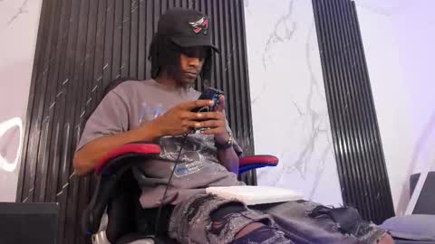 Bryxon  online show from 09.22.25