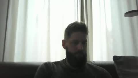 bubblebee1982 online show from 12.14.24