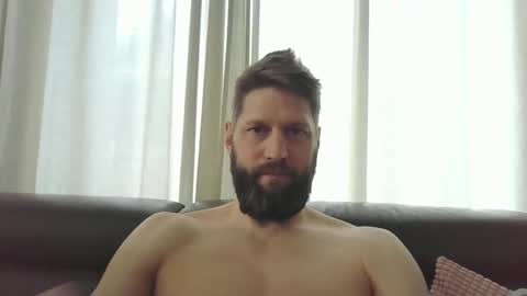 bubblebee1982 online show from 02.28.25