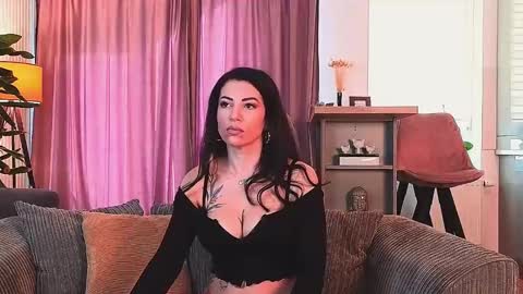 Snapshot of bubblecum4 chatting on 02.08.25 MayaCroft online show from 02.08.25